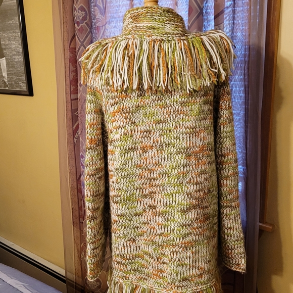 Sweater - Picture 3 of 4